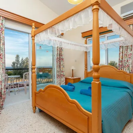 Villa Christos *