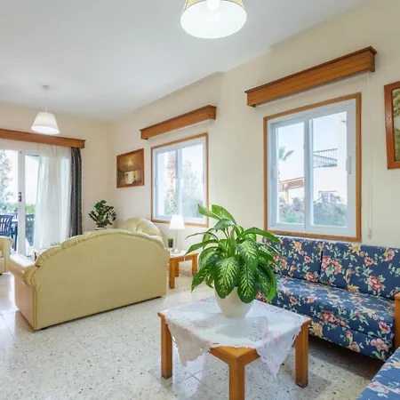 Christos Villa Argaka