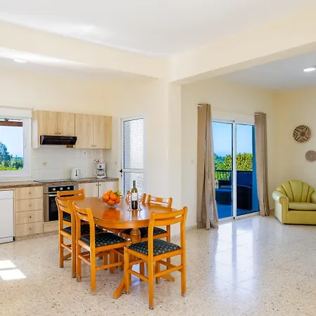 Christos Villa Argaka